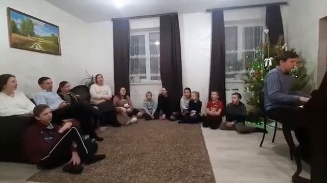 Снегопад шуршит по веткам смотреть онлайн
