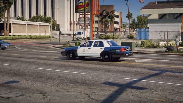 GTA V LAPD slicktop Ford Crown Victoria responding code 3 смотреть онлайн