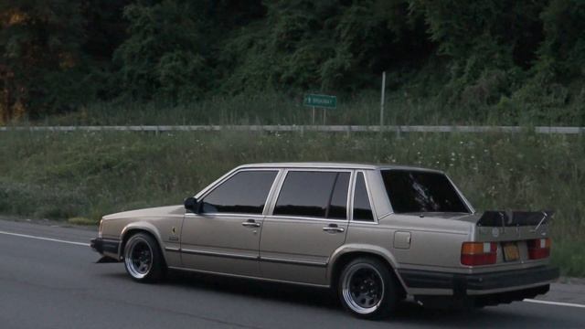 Dan Laroe's Volvo 740 - Vibe With Me Videography