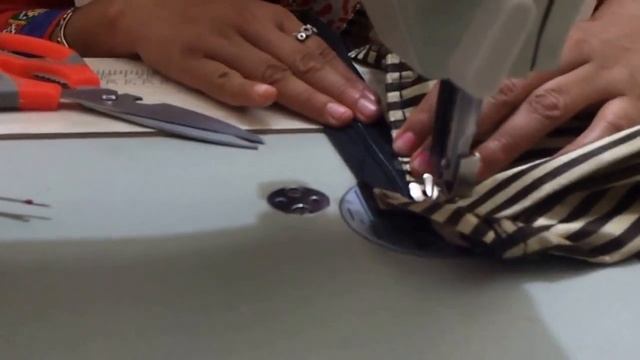 HOW TO REINSTALL NEW ZIP IN OLD BAG AT HOME-MAGICAL HANDS HINDI SEWING TUTORIAL смотреть онлайн