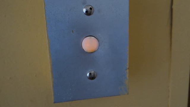 Лифты КМЗ 1990 г. (правый мод. МосЛифт 2006 г.) @ Ул. Дмитрия Ульянова, 4 к. 2 смотреть онлайн