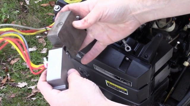 Replacing the Voltage Regulator on a 1996 Mercury 115 HP Outboard 815279-3 смотреть онлайн