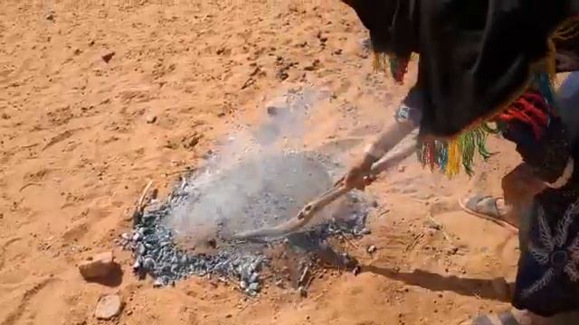 la pizza bereber es un plato típico del desierto. #tafraoute #ramlia #marruecos смотреть онлайн