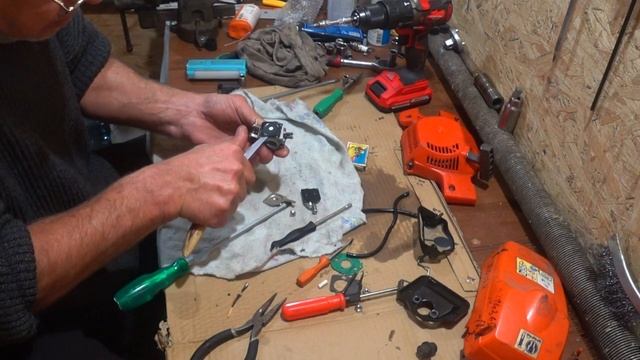 Husqvarna 137 \ после 2--3 минут работы глохнет, В ЧЁМ ПРИЧИНА? / РЕМОНТ смотреть онлайн