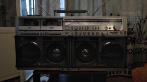SHARP GF 777 - Винтажная магнитола 80-х / Слушаем как звучит убитый японский хлам...
