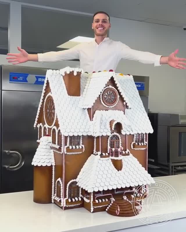 Chocolate Gingerbread House! (@AmauryGuichonChef)