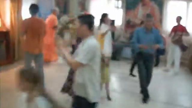 йога в движении под ХАРЕ КРИШНА смотреть онлайн
