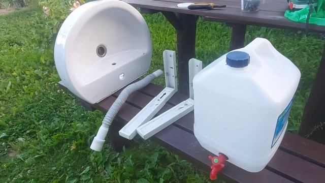 Простой умывальник с раковиной своими руками из пластиковой канистры. Как сделать умывальник смотреть онлайн