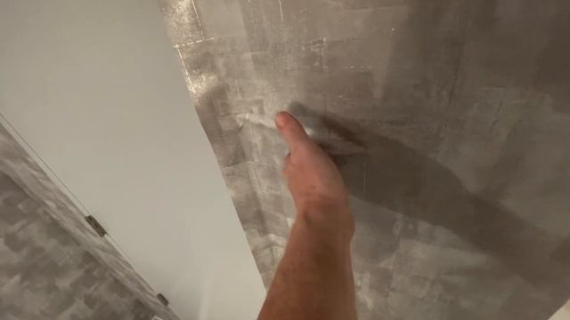 How to Remove Wallpaper Buckles & Wrinkles - Spencer Colgan смотреть онлайн