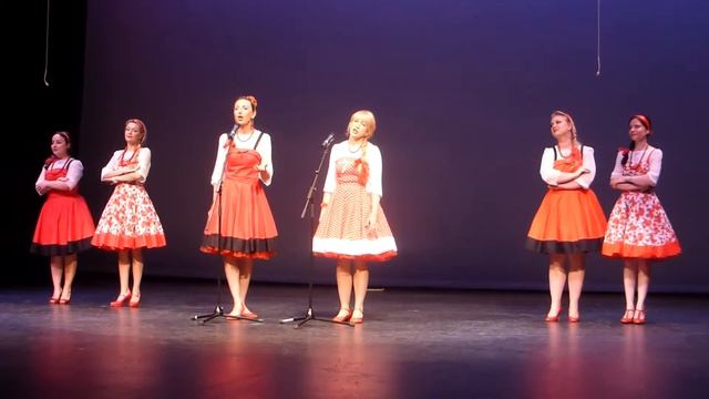 Carousel "Что стоишь, качаясь, тонкая рябина" смотреть онлайн