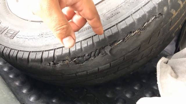Metal Wires showing on my Tire Tyre? - Inside of the Tire - Wire showing on Tire Tyre Silver Thread смотреть онлайн