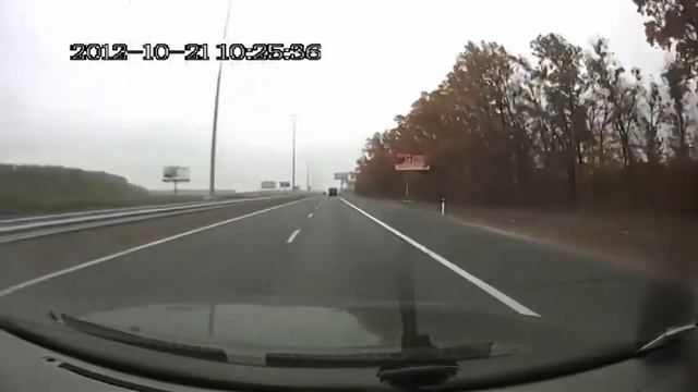 Гадит бетоном на новенькую дорогу. смотреть онлайн