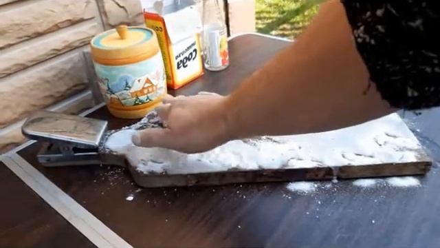 Лайфхак по чистке разделочной доски, содой и солью. смотреть онлайн