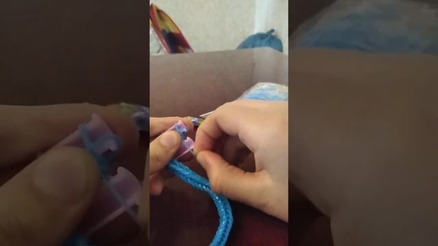 как сделать браслет из резинок 4 часть смотреть онлайн