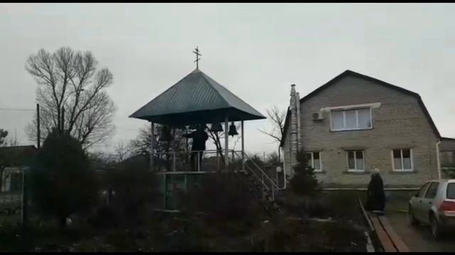 ZVOnar. Звонари МЦКИ настроили колокольные звоны в храме Святой Ксении Петербургской. смотреть онлайн