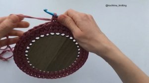 Круглая корзинка с деревянным дном из полиэфирного шнура.