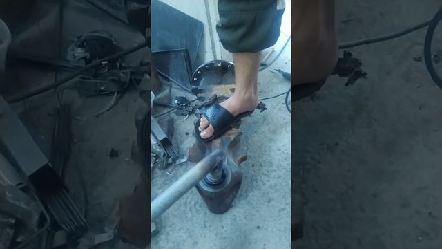 Замена втулки шкворня Терекс 970 быстро и без проблем!! смотреть онлайн