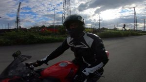 Как поднять мотоцикл на заднее колесо | вилли на спортбайке