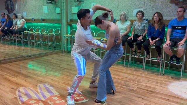 Santa de mi devoción - Tutto Durán ❤️? CRISTIAN Y LAURA (Demo bachata) ❤️? смотреть онлайн