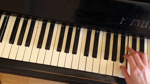 Продаю старинное фортепиано, цена договорная