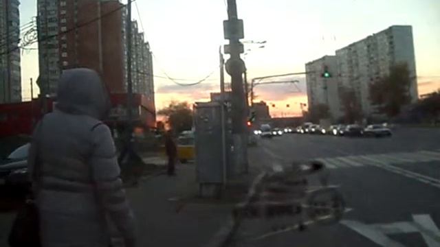 Улицы Москвы. Заход солнца. смотреть онлайн