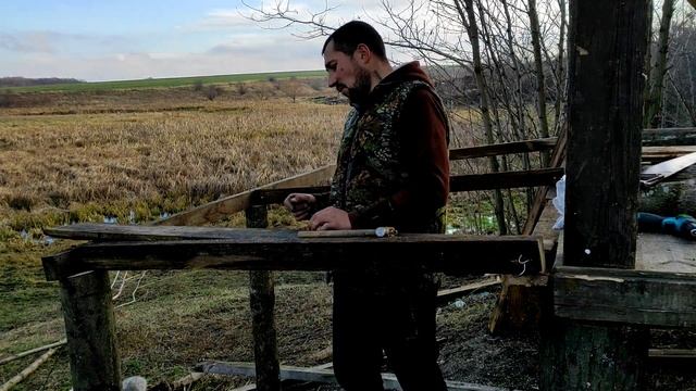 Строю охотничий домик в лесу Часть[4] делаю террасу смотреть онлайн
