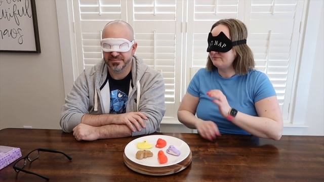 10 HILARIOUS Easter Games | Easter eggs | Jelly Beans | Peeps смотреть онлайн