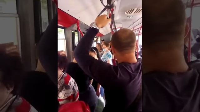 Люди абсолютно не соблюдают, масочный режим,а статистика смертей, стремительно растет,от Ковид 19, смотреть онлайн