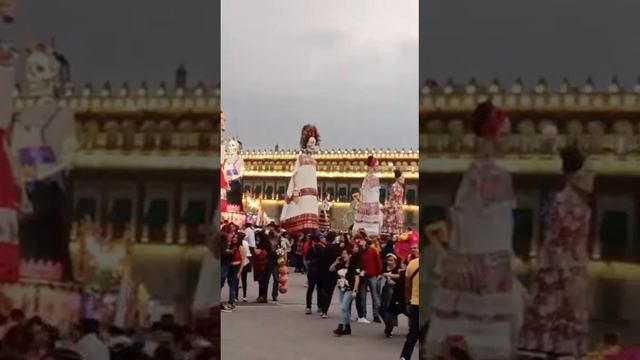 Las catrinas del Zócalo de la Ciudad de México смотреть онлайн