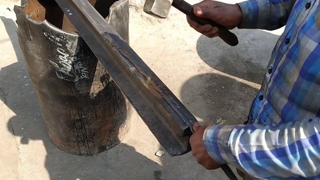 Truck diesel tank making work| how to make fuel tank| fuel tank manufacturing on road смотреть онлайн