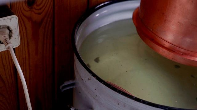 "Как правильно чистить медную посуду" смотреть онлайн