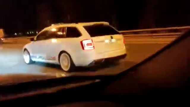 Octavia rs a7 stage 4 Boss700 vs 340i stage 2 e30 fuel смотреть онлайн