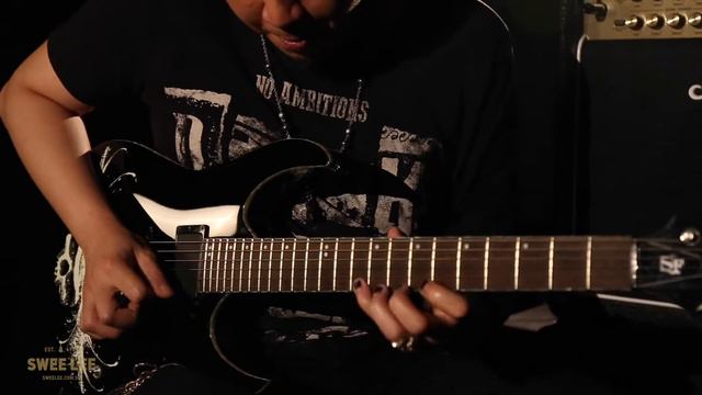 Quick Riffs: Ibanez Matt Bachand Signature смотреть онлайн
