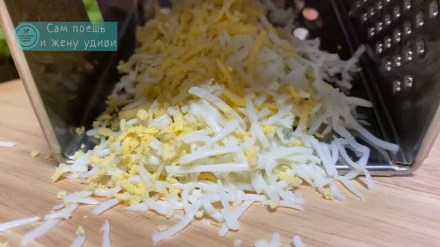 Бабушка из деревни поделилась рецептом закуски, которая всегда подаётся к столу и стоит копейки смотреть онлайн