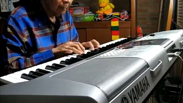 "BESAME MUCHO" played by Dedy Suardi on Yamaha PSR E413 смотреть онлайн