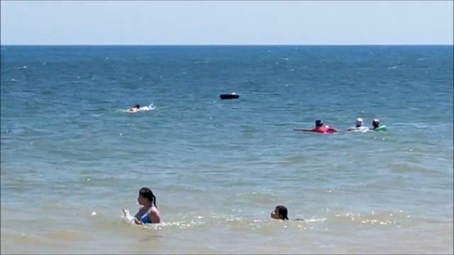 Одесса, сильный ветер уносит всё в море. смотреть онлайн