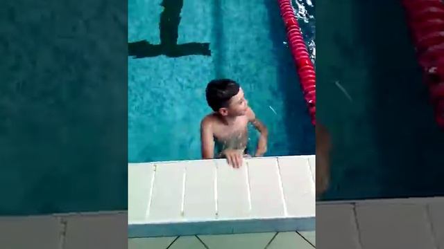 Лайфхак как правильно одевать шапку смотреть онлайн