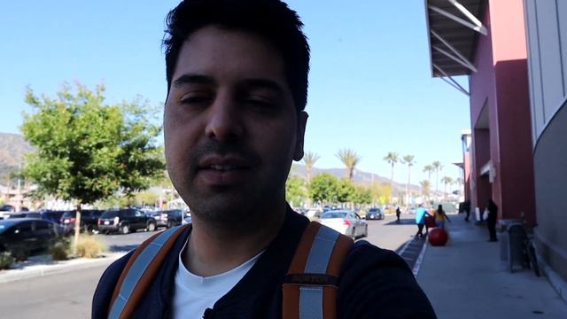 Not a Single iPhone in Entire USA смотреть онлайн