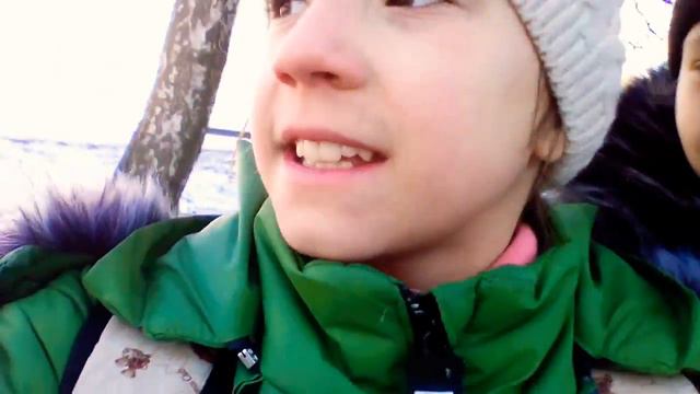 Гуляю с подругой после школы . Над нами издеваются одноклассники !!! Что случилось ? смотреть онлайн