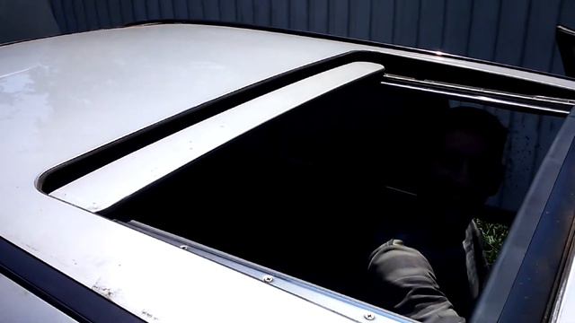 Mercedes-Benz E280 W124 - работа люка. смотреть онлайн