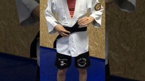 Как завязывать пояс на кимоно рукопашный бой