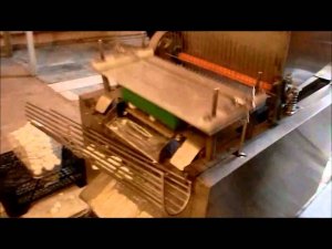 Машина, для снятия скорлупы с перепелиных яиц.