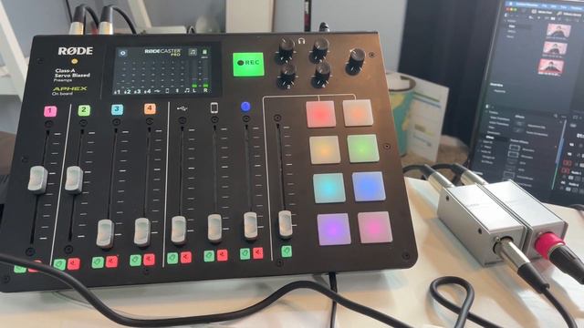 SM7B is Legendary along with the Rodecaster Pro смотреть онлайн
