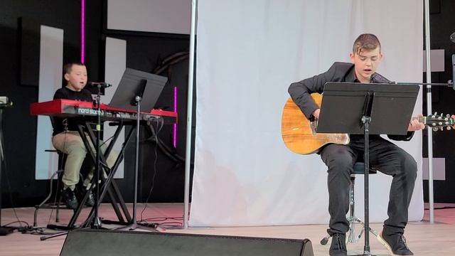 Казнили Христа, и в скале погребли.... смотреть онлайн