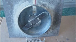 как сделать крупорушку   зернодробилку своими руками видео