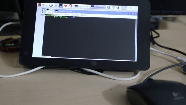 Raspberry Pi 2/3 + Official 7" Touch Screen fails смотреть онлайн