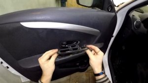 Снимаем дверную карту передних дверей Nissan Almera 2012-2018год