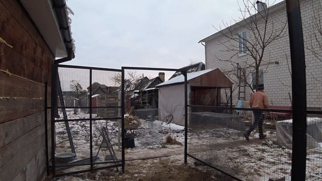 ЗАГОН ДЛЯ КОЗЛЯТ / ПЕРЕЕЗД В ДЕРЕВНЮ смотреть онлайн