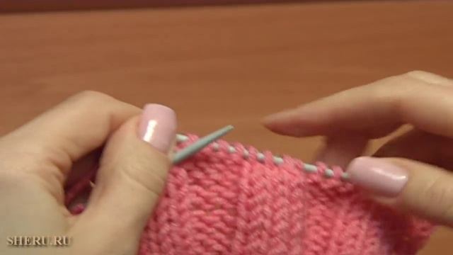 Как вязать шапочку спицами Урок 47 часть 1 из 2 Вязание смотреть онлайн