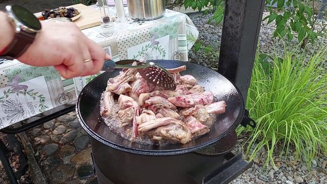 Бараньи ребрышки с жареной картошкой в садже смотреть онлайн